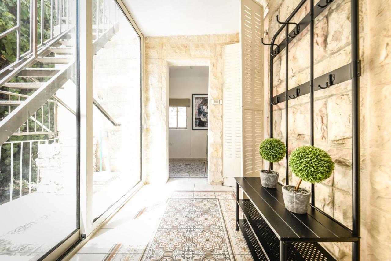Mamila Pearl, Near Old City - Big Succah During The Holiday Jerusalem Exterior photo